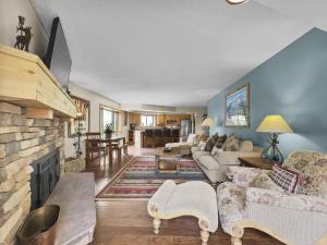 Posezení v ubytování BE310 Bridge End Pet Friendly condo