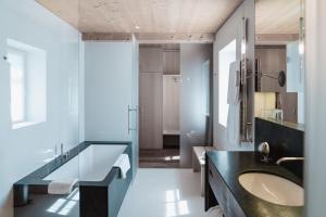 A bathroom at Seiser Alm Urthaler