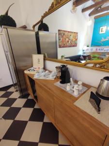 Coffee and tea making facilities at Manì Rooms