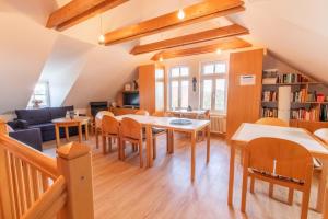 Χώρος καθιστικού στο Gaestehaus-St-Josef-1