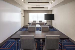 费尔蒙希尔顿恒庭酒店商务区和/或会议室