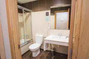 Un baño de Hotel Alda Avenida