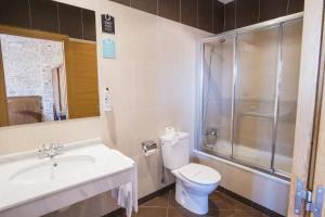 Un baño de Hotel Alda Avenida