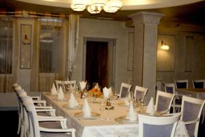 Restoran atau tempat lain untuk makan di Hotel Lazur