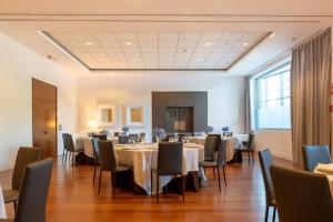 Restauracja lub miejsce do jedzenia w obiekcie Amura Alcobendas