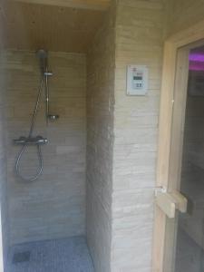 Ванна кімната в BONNIES Beach & Spa DuinNest