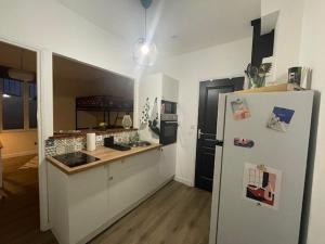 Η κουζίνα ή μικρή κουζίνα στο Studio 4 Emplacement Idéal entre Château et Centre +7 φωτογραφίες