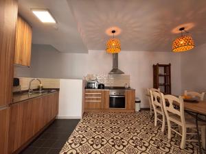 A kitchen or kitchenette at Casa Dino casco antiguo Altea