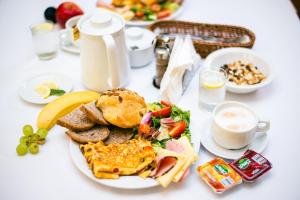 Jedlo v ubytovaní bed & breakfast alebo blízkom okolí