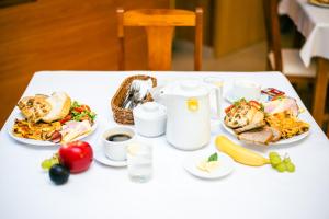 Jedlo v ubytovaní bed & breakfast alebo blízkom okolí