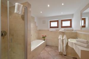 Gallery image of Appartement Adler 1 by NV-Appartements - ehemaliges Haus Nadine in Westendorf +5 photos