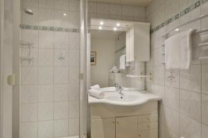 Bilik mandi di Ferienhaus Lindner by NV-Appartements +9 gambar