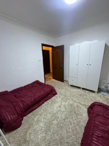 Ein Bett oder Betten in einem Zimmer der Unterkunft Gather 'n' Gab Gateway family apartment