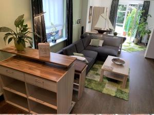 Posezení v ubytování Ferienwohnung LOFT- direkt am Falderndelft - nähe Innenstadt