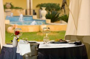 Bazén v ubytování Mahara Hotel & Wellness nebo v jeho okolí