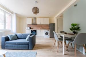 Dapur atau dapur kecil di Le Chic - Appartement Élégant & Cosy en Hyper-Centre de Douai +11 gambar