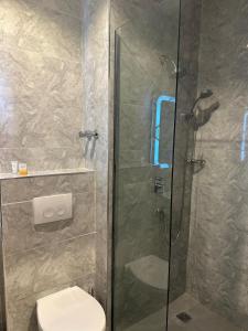 Koupelna v ubytování Hotelinn Oniru