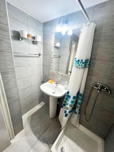 A bathroom at Studios Vaso