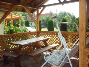 Fotografia z galérie ubytovania Barbara Apartmanház v destinácii Kehidakustány