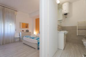 Ένα μπάνιο στο APARTMENTS VISTALLIHOUSE +225 φωτογραφίες