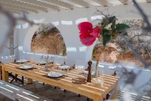 Fotografie z fotogalerie ubytování Villa Acqua · Gorgeous pool villa, stunning sea views, helipad! v destinaci Parasporos