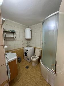 Koupelna v ubytování Meri Apartments