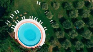 Bazén v ubytování Relais de Charme le Videlle nebo v jeho okolí