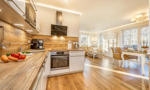Kuchyň nebo kuchyňský kout v ubytování Villa Strandblick Villa Strandblick 11