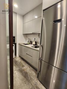 Köök või kööginurk majutusasutuses The Platinum 2 Premium Suite by Reluxe