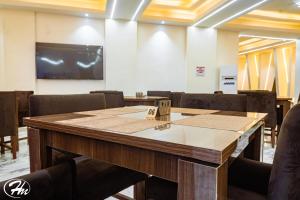 Posezení v ubytování Hadmof Hotel and Suites