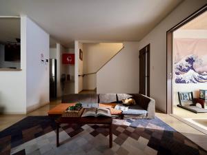 Ruang duduk di 福助 豆腐OsakaTsuruhashi鹤桥5mins walk JR Loop/Namba/USJ