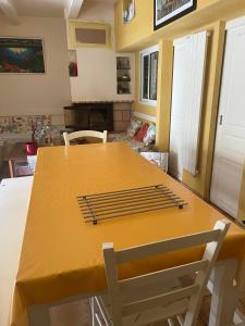 Posezení v ubytování Dorm Hostel Camp Backpackers-la girelle