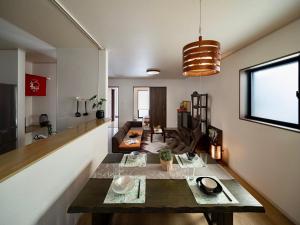 Ruang duduk di 福助 豆腐OsakaTsuruhashi鹤桥5mins walk JR Loop/Namba/USJ