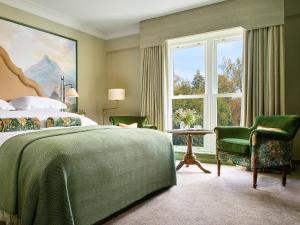 Cama ou camas em um quarto em The Killarney Park