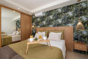 En eller flere senge i et værelse på Freya's Royal Estate, Kissamos