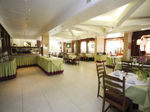 Restauracja lub miejsce do jedzenia w obiekcie Strandpension Seejuwel