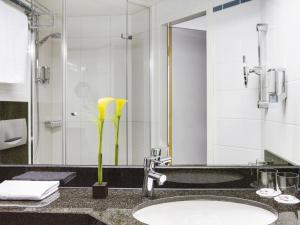 Vannituba majutusasutuses IntercityHotel Nürnberg