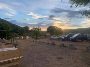 Un paisaje natural cerca del camping