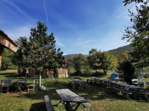 Un paisaje natural cerca del camping