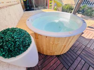 Galeriebild der Unterkunft Calpe chalet privado piscina a 5min de la playa y centro jacuzzi barbacoa wifi aire in Calpe