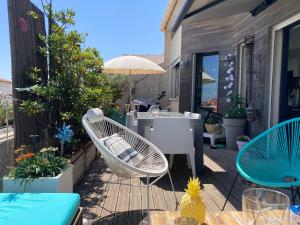 Posezení v ubytování Duplex 105 m2 vue mer, terrasse 30m2
