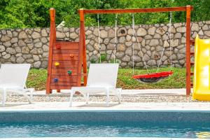 Bazen u objektu New Serenity Zen Garden Villa ili u blizini