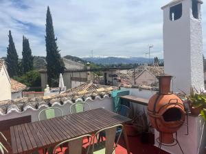 Fotografia z galérie ubytovania Cosy House, Sunny Terrace, Amazing Views & Outdoor Bathtub! v destinácii Granada