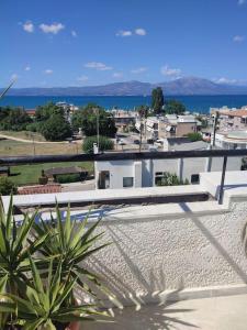 Gallery image of Οικογενειακό Διαμέρισμα με Θέα in Skála Oropoú