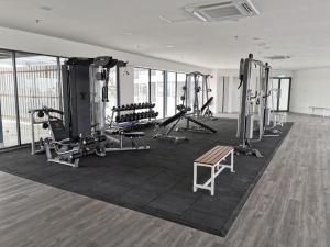 Fitness centrum a/nebo fitness zařízení v ubytování Horizon Suite, Sepang R09