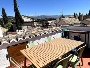 Fotografia z galérie ubytovania Cosy House, Sunny Terrace, Amazing Views & Outdoor Bathtub! v destinácii Granada