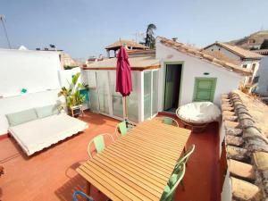 Fotografia z galérie ubytovania Cosy House, Sunny Terrace, Amazing Views & Outdoor Bathtub! v destinácii Granada