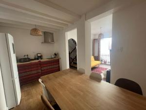 Fotografia z galérie ubytovania Cosy House, Sunny Terrace, Amazing Views & Outdoor Bathtub! v destinácii Granada