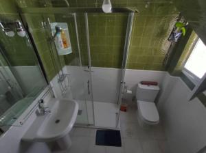 Fotografia z galérie ubytovania Cosy House, Sunny Terrace, Amazing Views & Outdoor Bathtub! v destinácii Granada