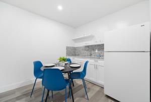 Η κουζίνα ή μικρή κουζίνα στο Radiant Unit with parking and pool - M26 +5 φωτογραφίες